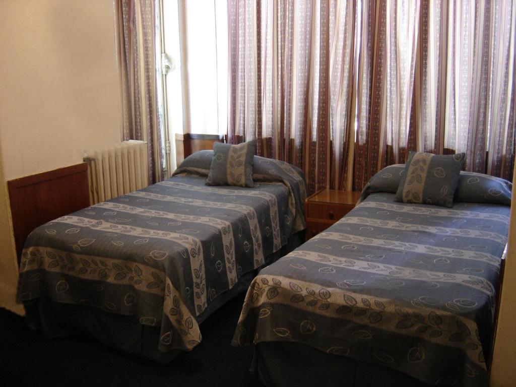 Hotel Chile Buenos Aires Room photo